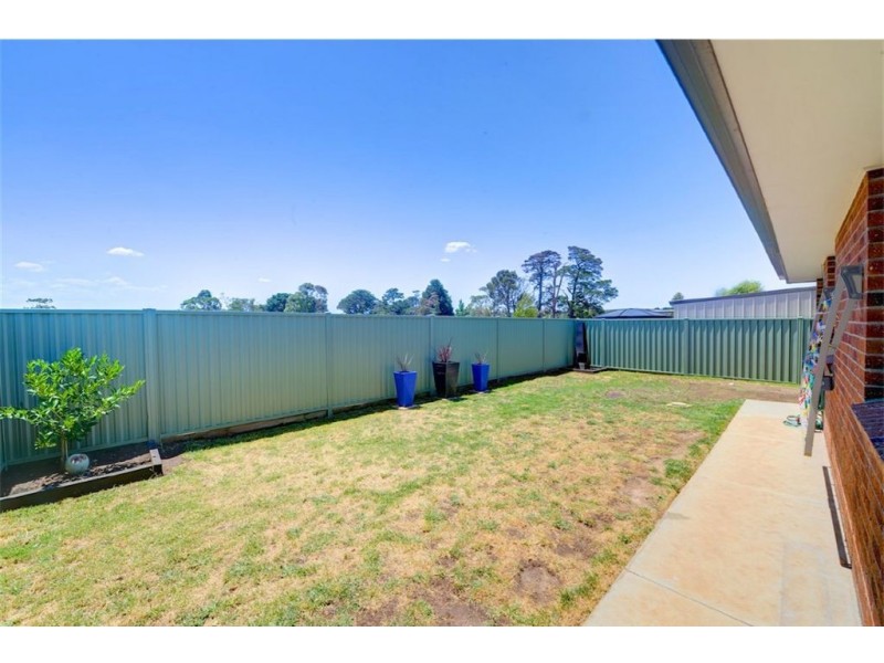 13 Waterford Drive, Miners Rest VIC 3352