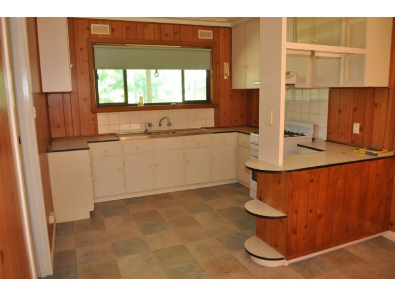 6 Armstrong Street, Creswick VIC 3363