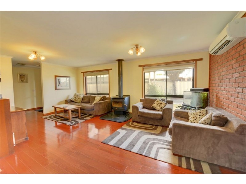 5 Fleur Court, Delacombe VIC 3356