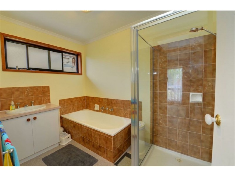 5 Fleur Court, Delacombe VIC 3356