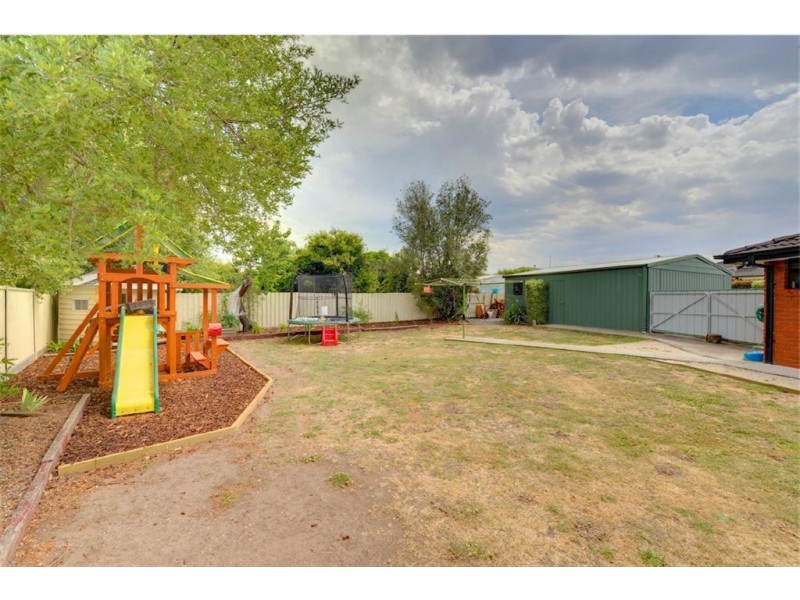 5 Fleur Court, Delacombe VIC 3356