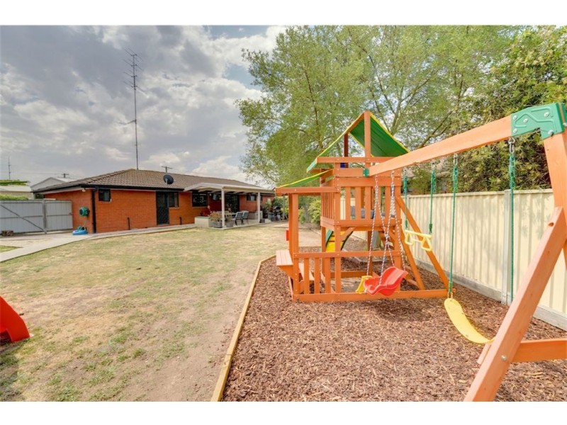 5 Fleur Court, Delacombe VIC 3356