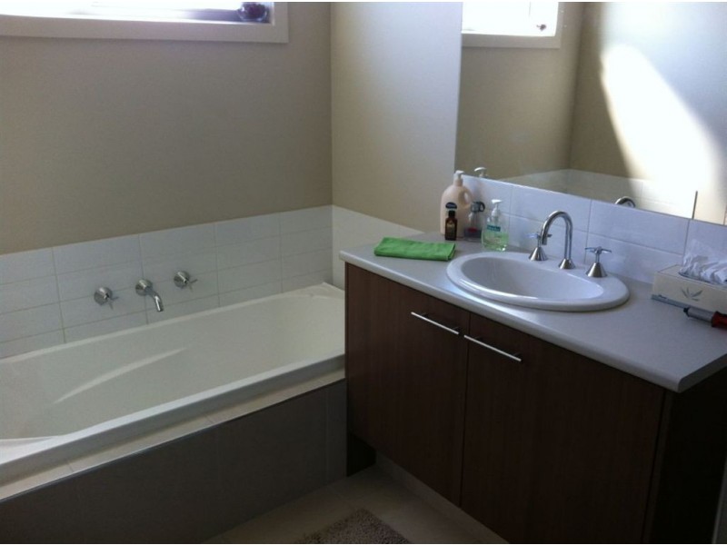 2/70 Vale Street, Sebastopol VIC 3356