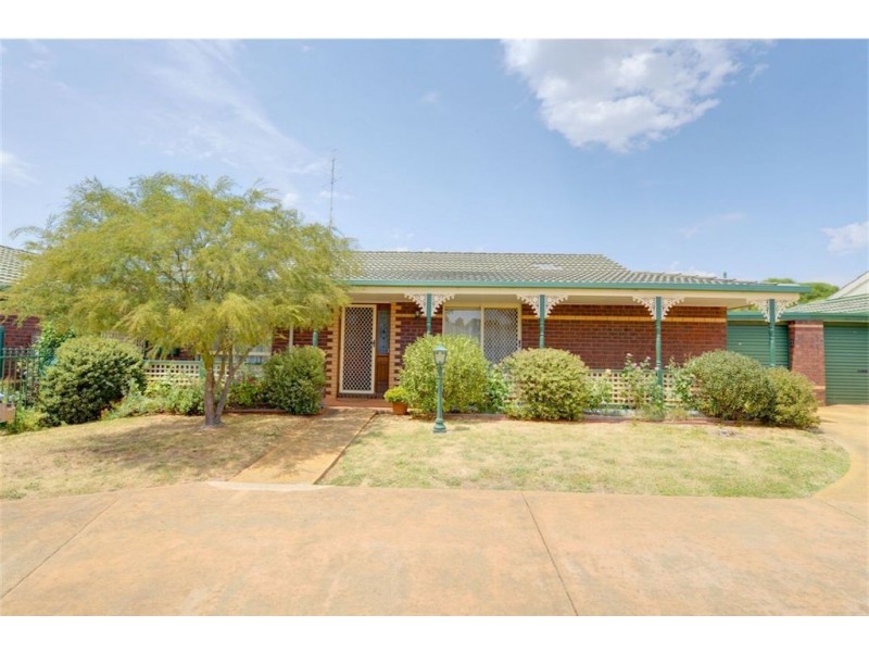 2/240 Lal Lal Street, Canadian VIC 3350