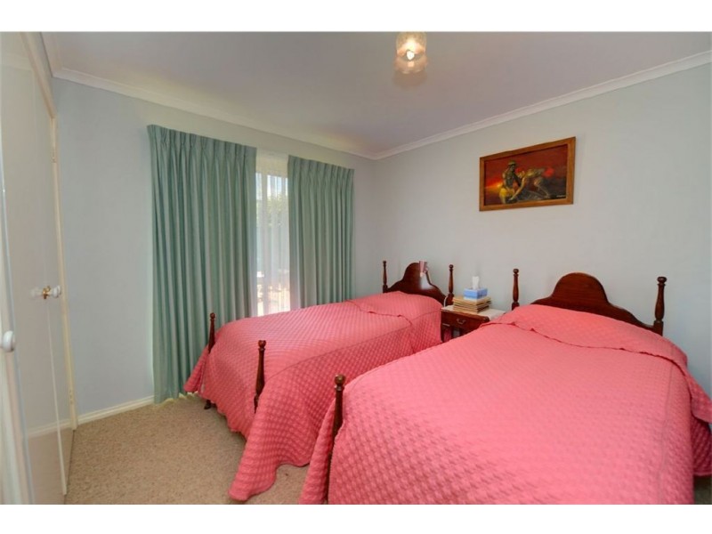 2/240 Lal Lal Street, Canadian VIC 3350