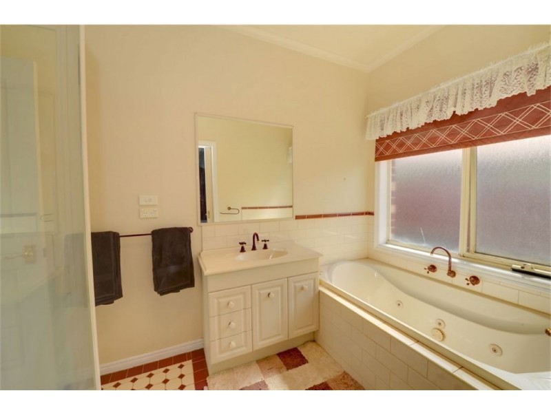 160 Cuthberts Road, Alfredton VIC 3350