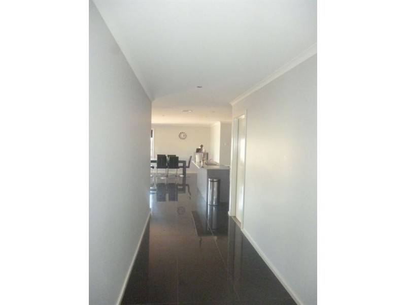 9 Cartledge Avenue, Mount Clear VIC 3350