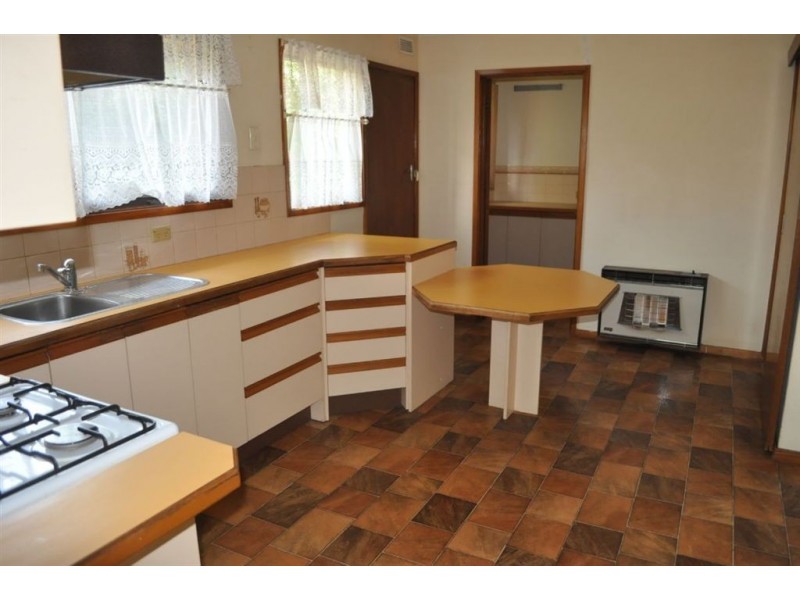 4 Carpenter Street, Wendouree VIC 3355