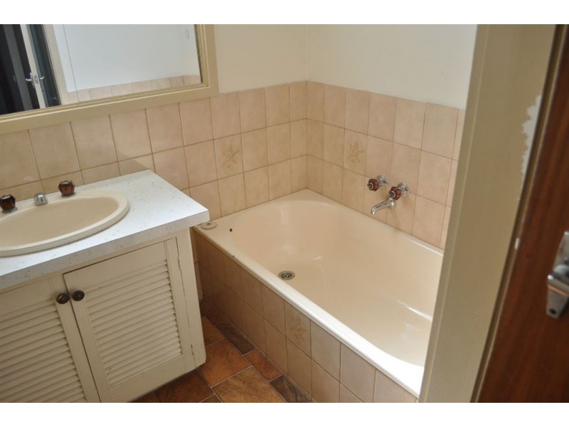 4 Carpenter Street, Wendouree VIC 3355