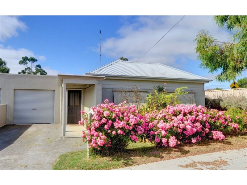 2/3 Cartledge Avenue, Mount Clear VIC 3350