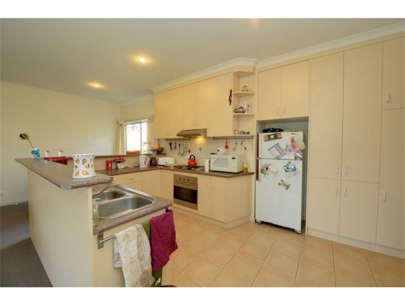 2/3 Cartledge Avenue, Mount Clear VIC 3350