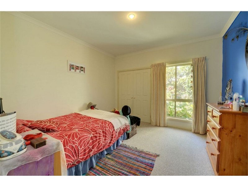 2/3 Cartledge Avenue, Mount Clear VIC 3350