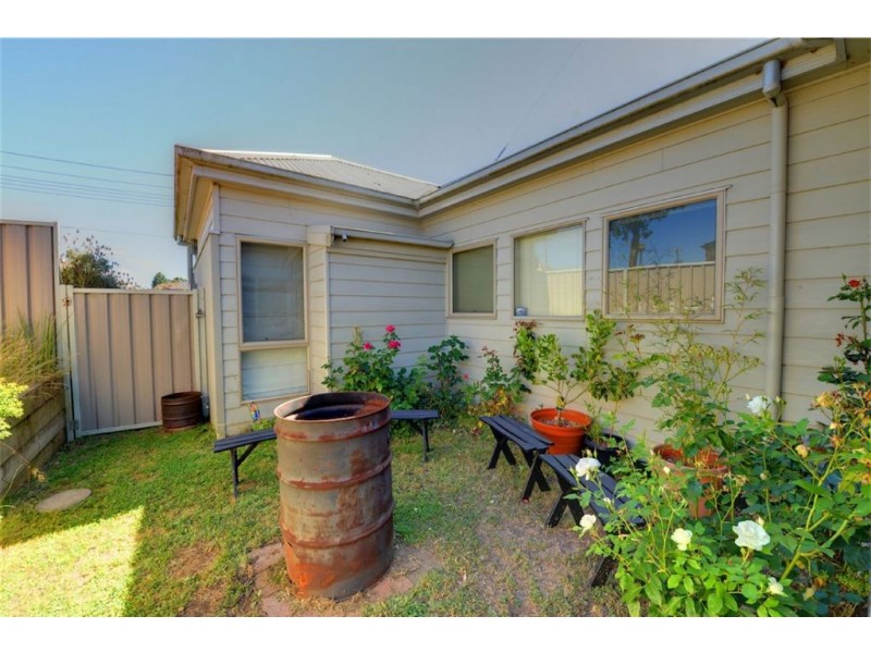 2/3 Cartledge Avenue, Mount Clear VIC 3350