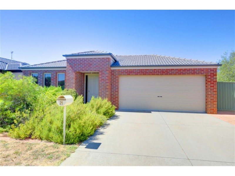 21 Lowry Crescent, Miners Rest VIC 3352