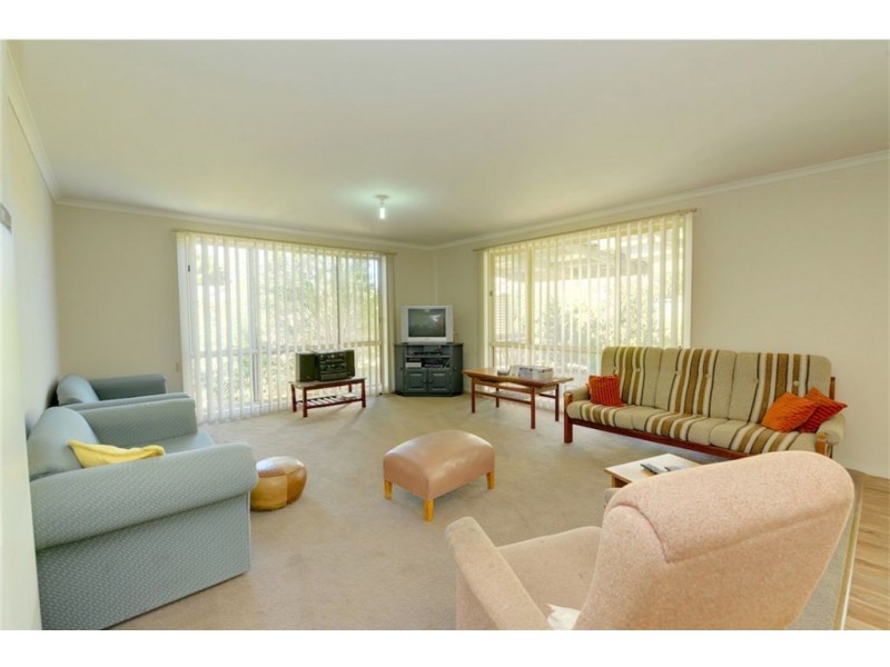 21 Lowry Crescent, Miners Rest VIC 3352