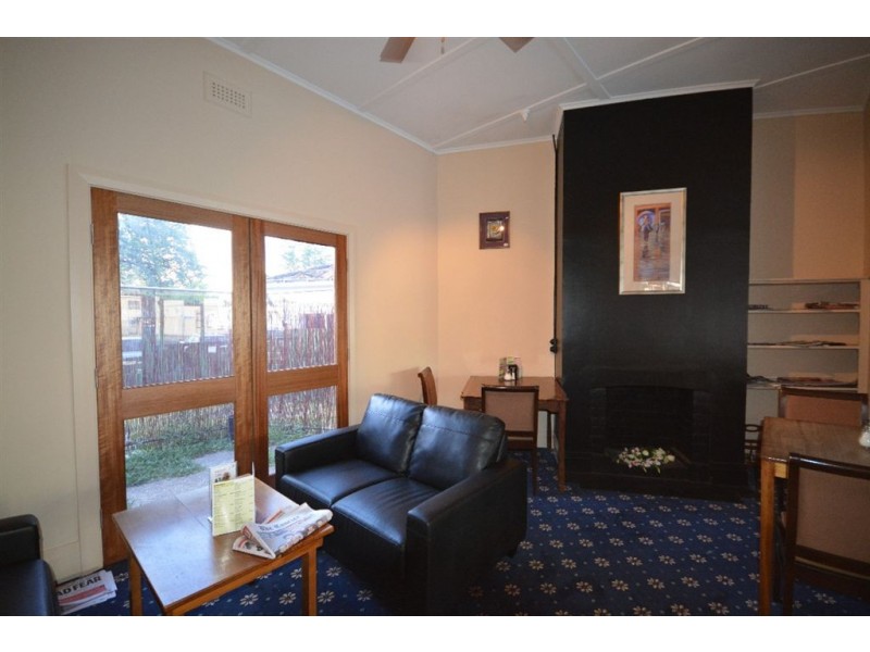 77 Albert Street, Creswick VIC 3363