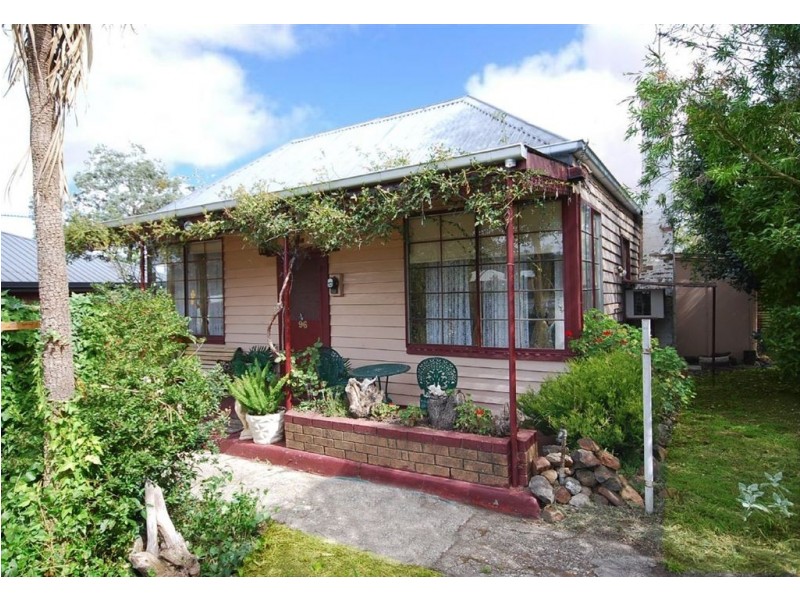 96 Clunes Road, Creswick VIC 3363