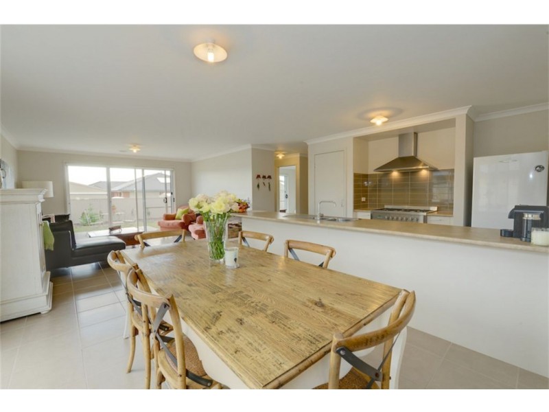 18 Oberon Street, Alfredton VIC 3350