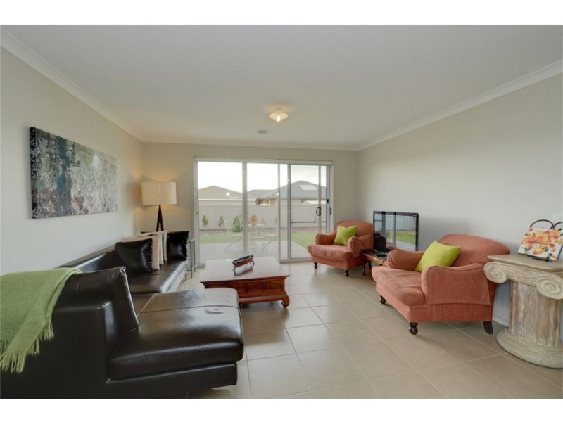 18 Oberon Street, Alfredton VIC 3350