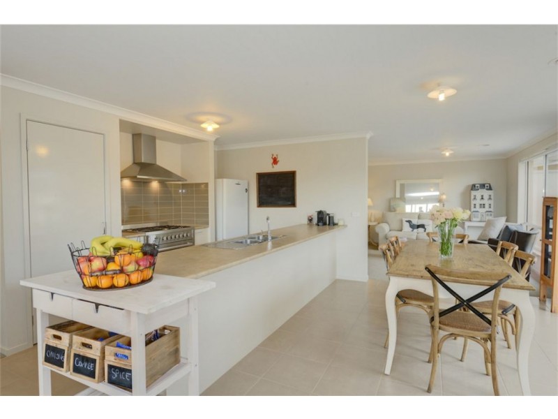 18 Oberon Street, Alfredton VIC 3350