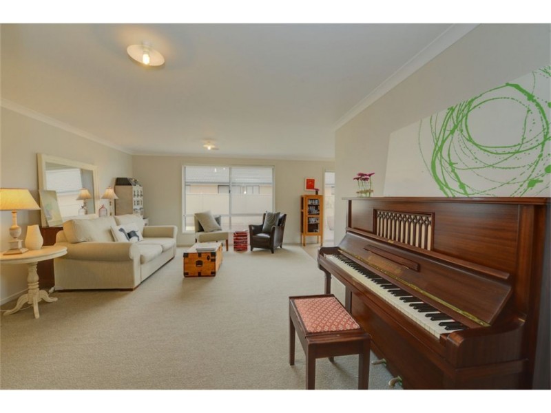 18 Oberon Street, Alfredton VIC 3350