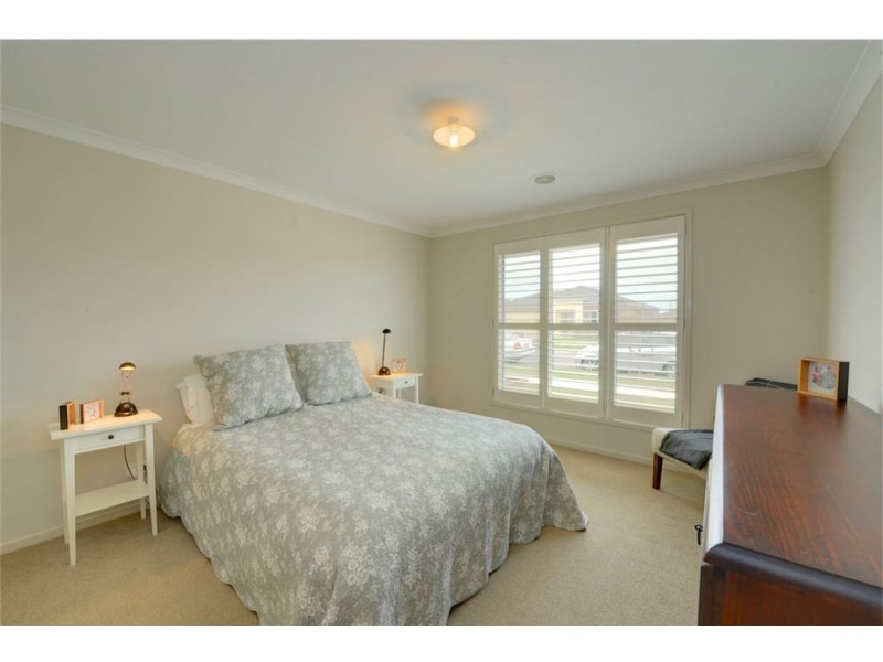 18 Oberon Street, Alfredton VIC 3350