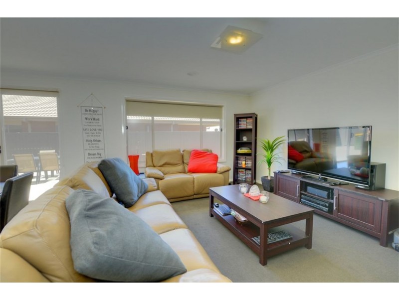 9 Wilmott Street, Alfredton VIC 3350