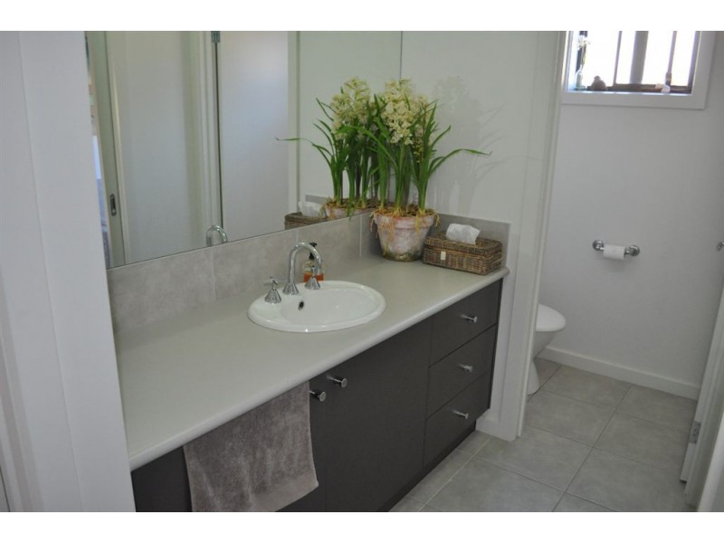 27 Pinevale Way, Ballarat North VIC 3350