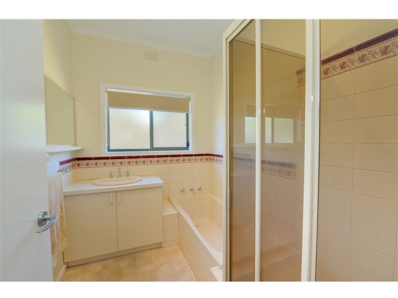 1065 Norman Street, Wendouree VIC 3355