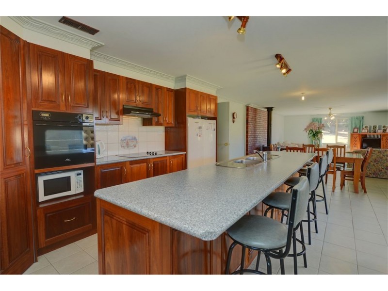 160 Elsworth Street, Canadian VIC 3350