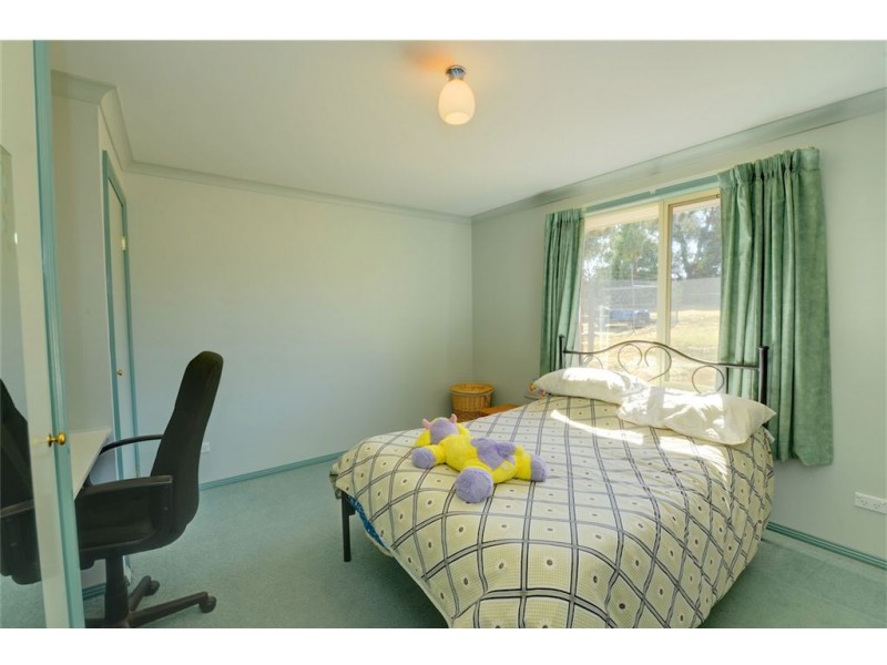 160 Elsworth Street, Canadian VIC 3350