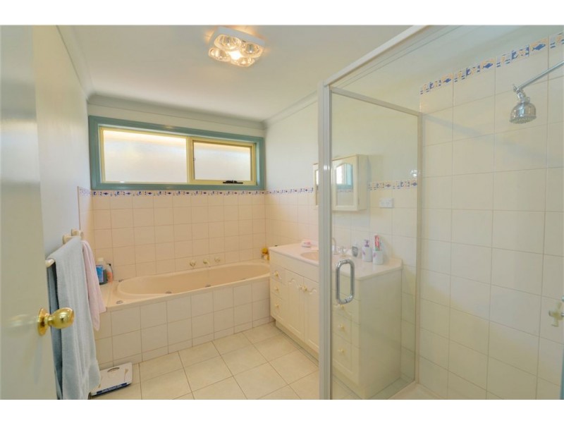 160 Elsworth Street, Canadian VIC 3350