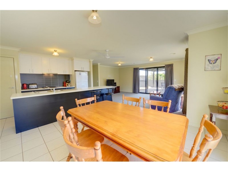 5 Chilton Close, Delacombe VIC 3356