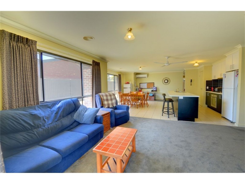 5 Chilton Close, Delacombe VIC 3356