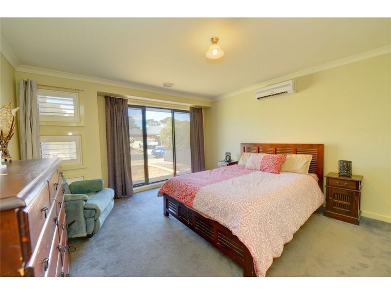 5 Chilton Close, Delacombe VIC 3356