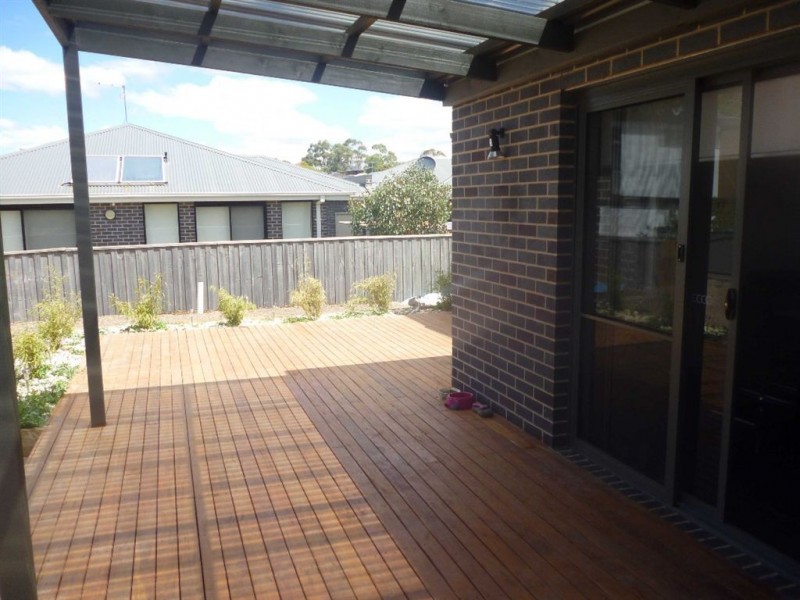 9 Cartledge Avenue, Mount Clear VIC 3350