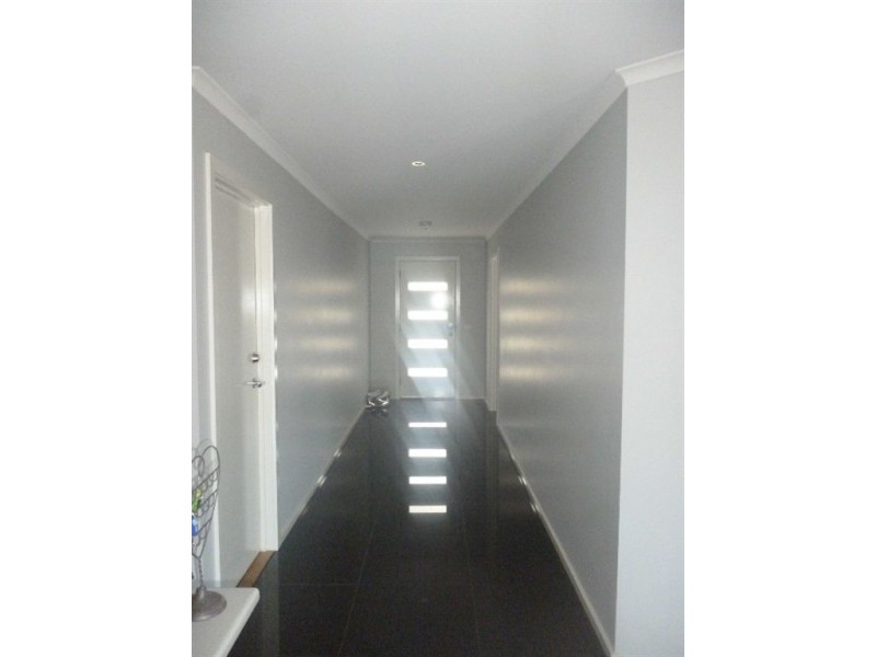 9 Cartledge Avenue, Mount Clear VIC 3350