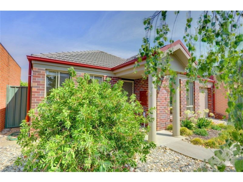 9 Parbury Avenue, Lake Gardens VIC 3355