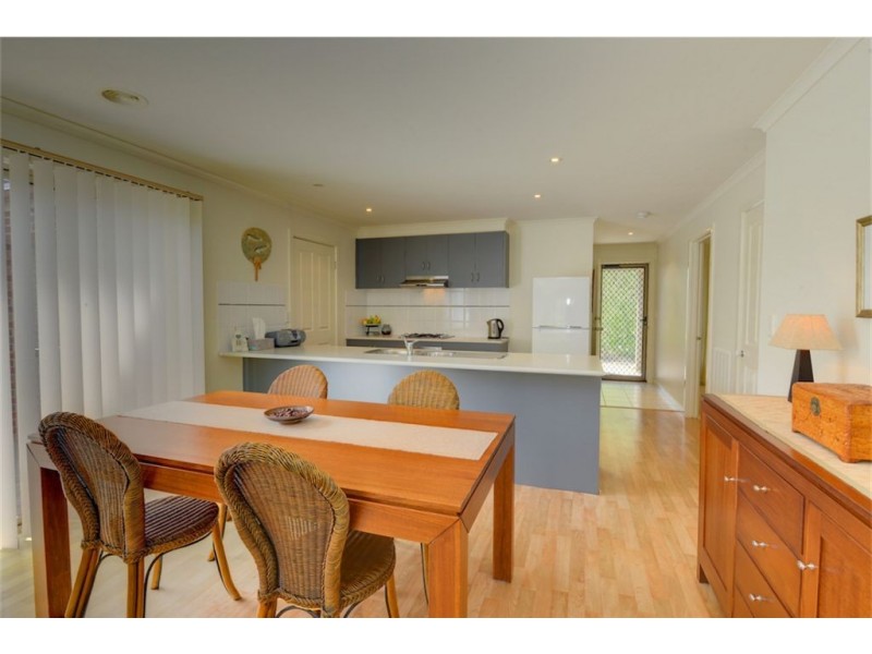 9 Parbury Avenue, Lake Gardens VIC 3355