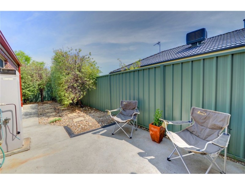 9 Parbury Avenue, Lake Gardens VIC 3355