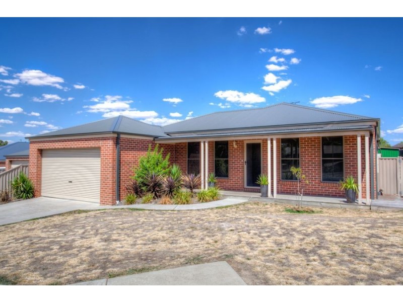 15 Maurie Paull Court, Mount Clear VIC 3350