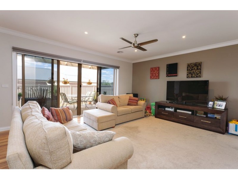 15 Maurie Paull Court, Mount Clear VIC 3350