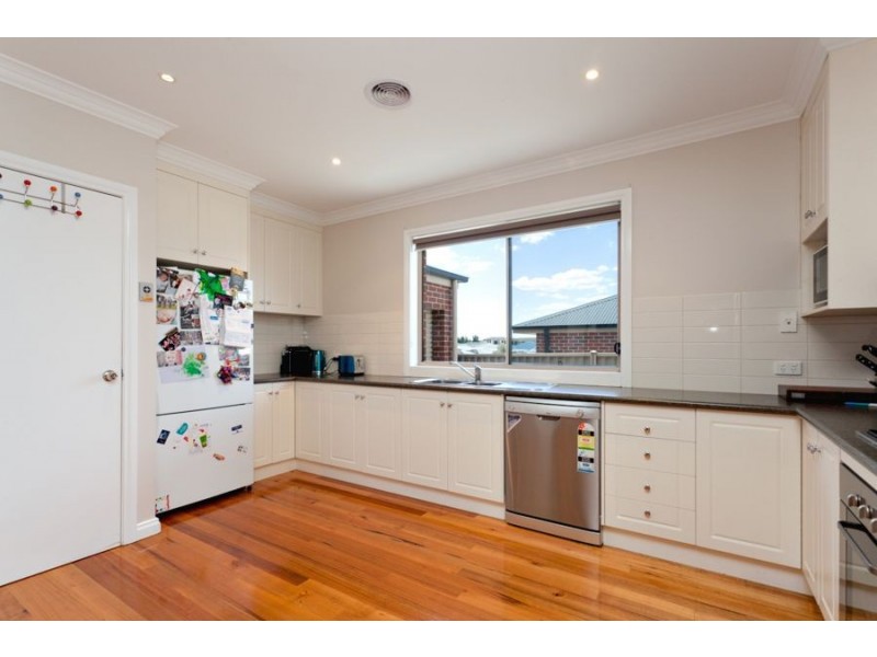 15 Maurie Paull Court, Mount Clear VIC 3350