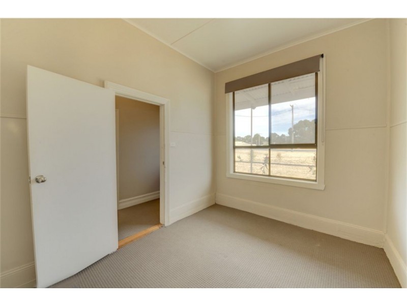 2 Market Street, Miners Rest VIC 3352