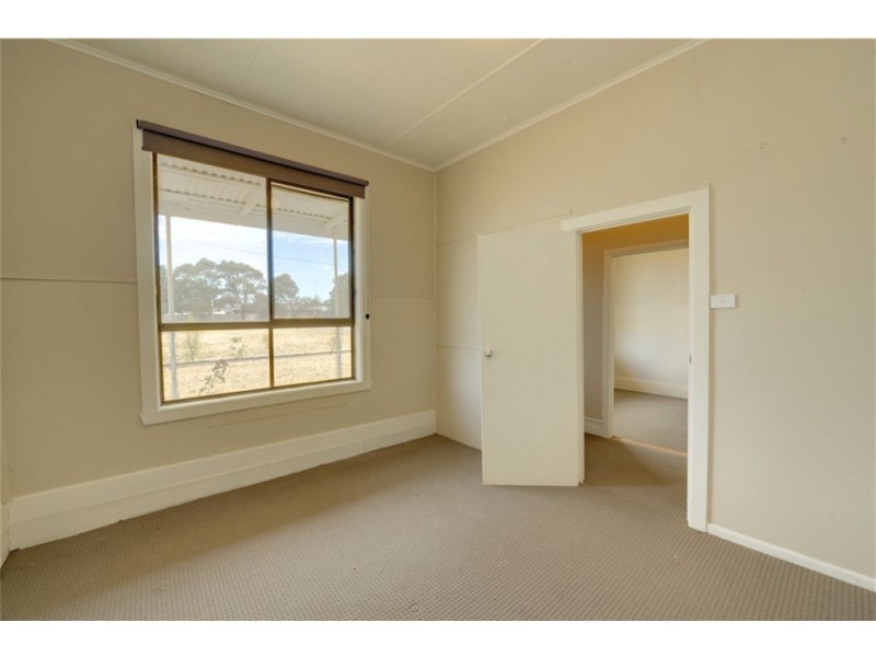 2 Market Street, Miners Rest VIC 3352