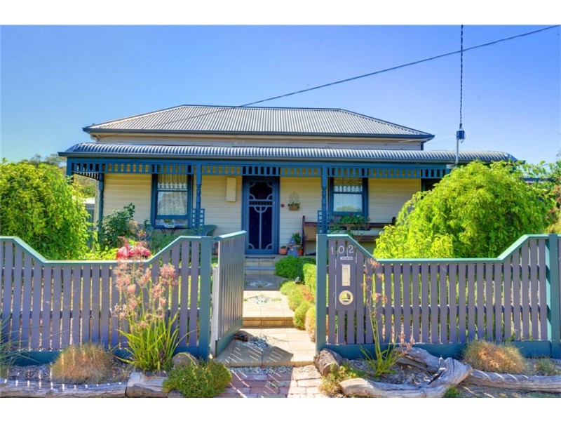 102 Lane Street, Brown Hill VIC 3350