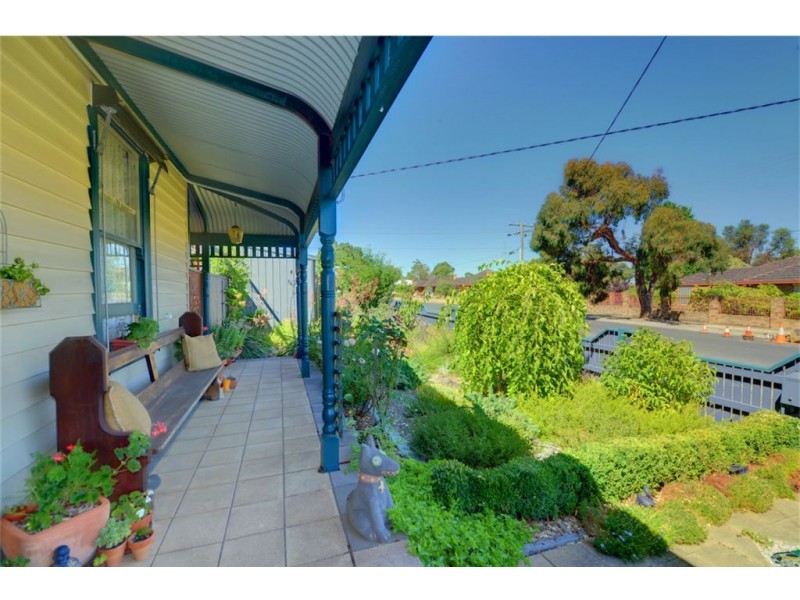 102 Lane Street, Brown Hill VIC 3350