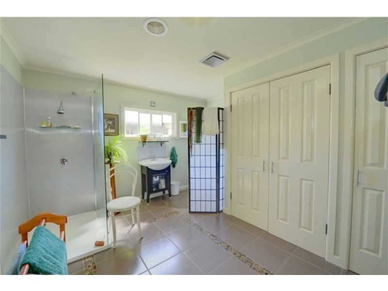 102 Lane Street, Brown Hill VIC 3350