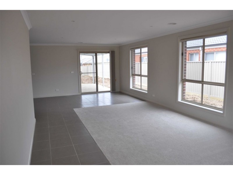 6 Oberon Street, Alfredton VIC 3350