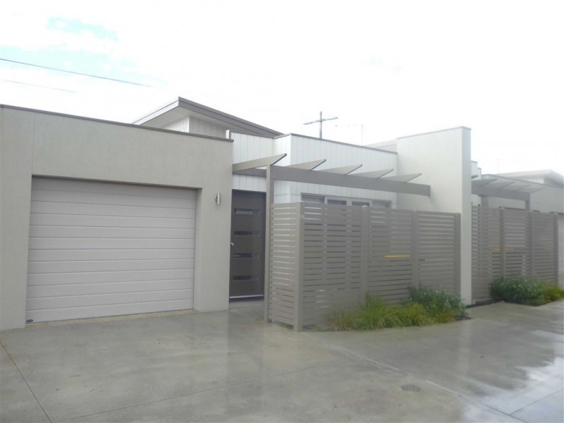 16 Lattiude Street, Ballarat East VIC 3350